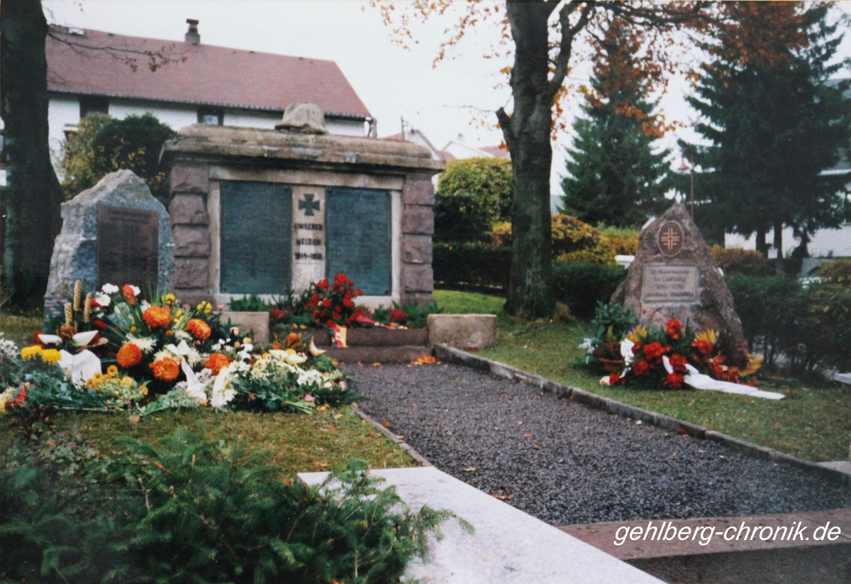 2000 001 10 28 Gedenksteineinweihung web